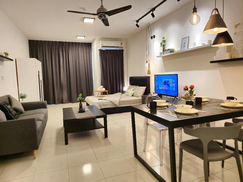 Tiara Imperio Studio 舒适和温暖环境适合情侣享受家的感觉 Kajang Luaran gambar